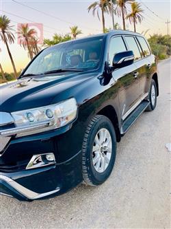 تۆیۆتا لاند کروزەر